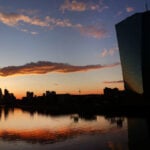 Euro zone current account surplus narrows