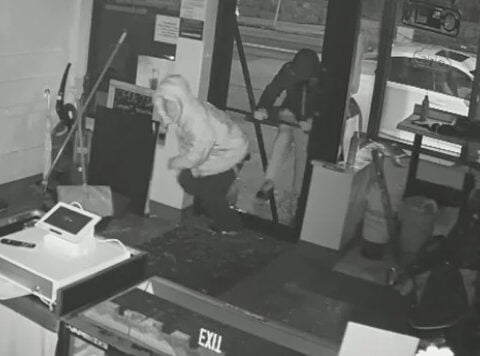 Video shows thieves smash into business, owner warns others to be 'vigilant'