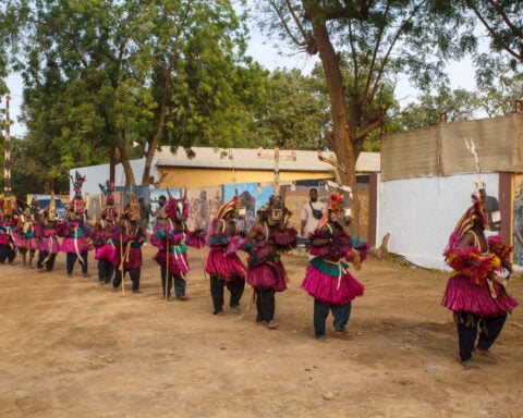 Military overtones vibrate through renowned Mali arts festival