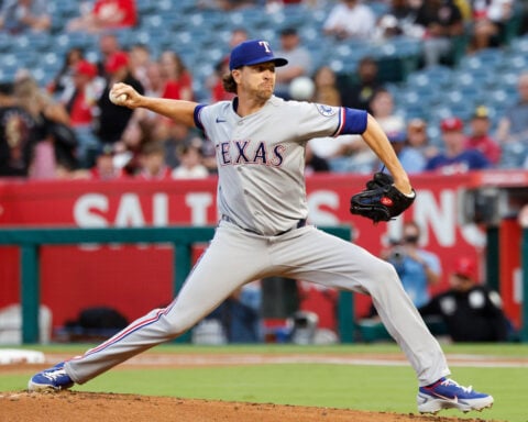 Rangers pitcher Jacob deGrom leaves start with right triceps fatigue and will undergo MRI