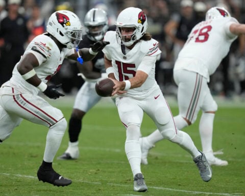 No. 1 pick Fernando Mendoza throws TD pass in preseason debut for Raiders in 27-14 loss to Cardinals