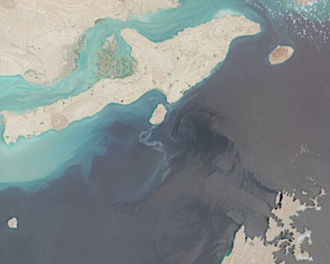 Two slicks appear in Gulf as huge oil spill off Oman threatens disaster