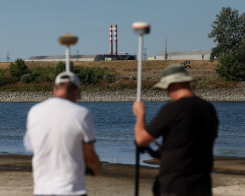 Hungary to sink two barges near nuclear plant to ensure cooling