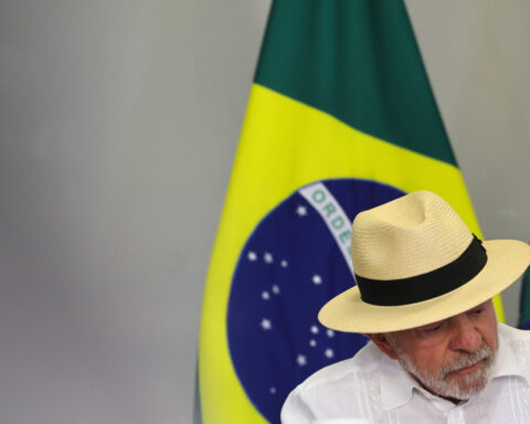 Lula's lead over Bolsonaro narrows ahead of Brazil election, poll shows