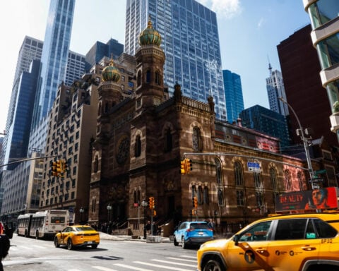 Hate crime charges filed in Manhattan synagogue attack