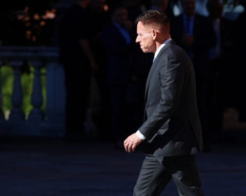Billionaire Peter Thiel buys 1% stake in Argentine Vaca Muerta oil firm, filing shows
