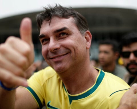 Brazil's Lula and Flávio Bolsonaro return to their strongholds to kick off presidential campaigns