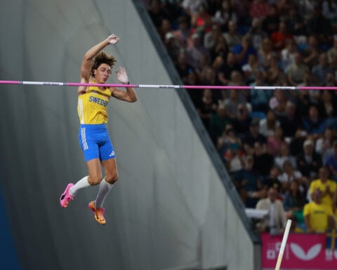 Britain's Amy Hunt wins record 4th gold medal at European championships. 'Mondo' victorious again