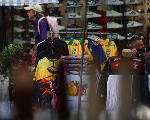 Brazil posts modest second-quarter growth, central bank index shows