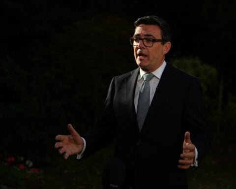 British leader reportedly exchanged messages with impostor of top White House official