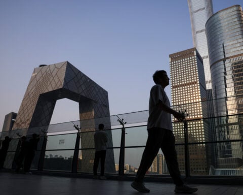 China's premier calls for stabilising external demand as growth sputters