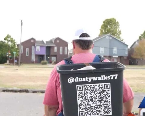 He set out to lose weight. Now he’s cleaning up Oklahoma, one walk at a time