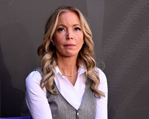 Buss family clashes over report of Lakers sale