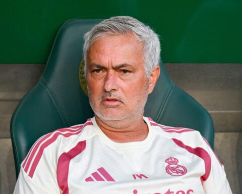 Real Madrid officially presents José Mourinho in a closed-door ceremony