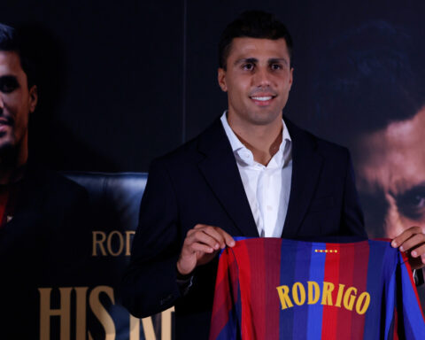 Rodri arrives hailing Barcelona's soccer values after a 'tough decision' to leave Man City