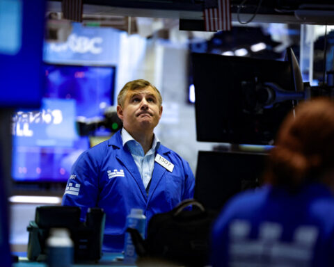 Tech selloff weighs down Wall Street as bond yields climb