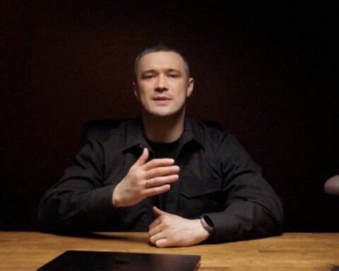 Ukraine's ousted defence minister calls for wartime elections