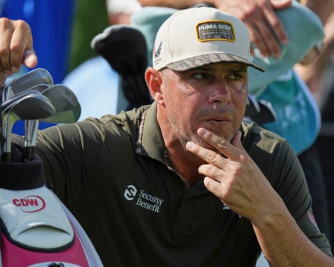 Rory McIlroy makes quick turnaround for 5-way share of the lead at BMW as ailing Scheffler fades