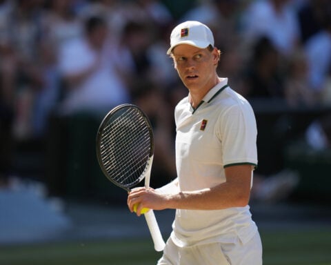 Top-ranked Jannik Sinner withdraws from the US Open with a knee injury