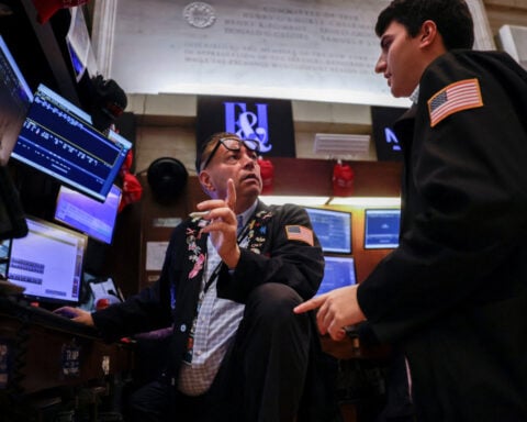 US equity funds draw inflows despite market pressures