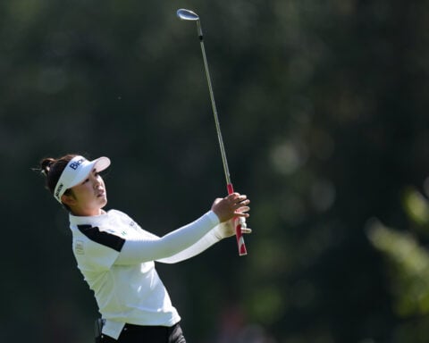 Yamashita opens 5-stroke lead in CPKC Women’s Open as players fight mosquitoes