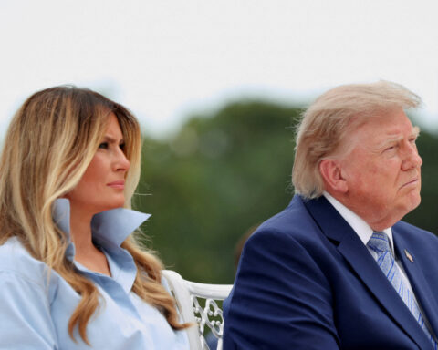 Trump heads into midterms short on foreign policy wins
