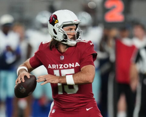 Milton throws 2 TDs in 1st half, makes case for Cowboys' backup job in 34-13 win over Cardinals
