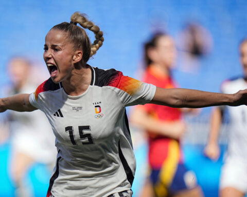 Harry Kane, Giulia Gwinn are Germany's players of the year