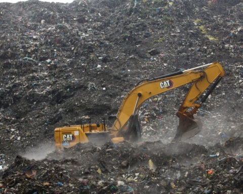 Landslide at Guinea landfill kills 30, government says