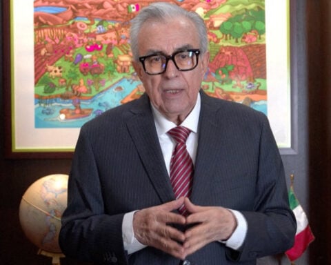 Mexico president says Sinaloa governor's brief return to office was 'not appropriate'