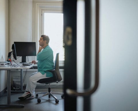 The way patients write messages to doctors might affect the response