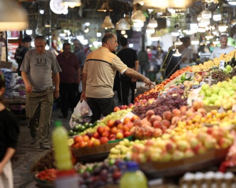 US unveils 'economic D-Day' of sanctions to isolate Iran