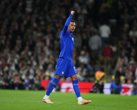 Rogers scores on Chelsea debut as Blues beat Fulham and Roma hammers Fiorentina