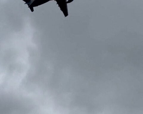 US military transport plane lands in Moscow, Kremlin says it has no information yet
