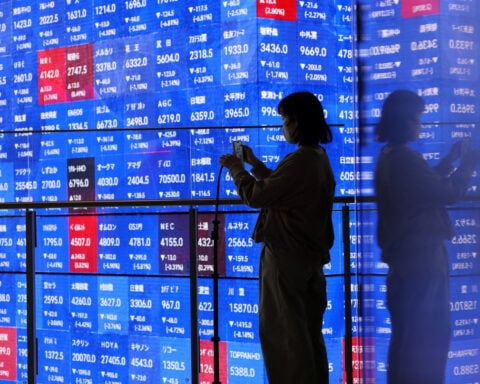 Asian stocks hesitant before Nvidia, oil slips on Hormuz hopes