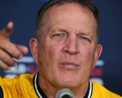 Brewers manager Pat Murphy benches rookie Cooper Pratt in 10-inning loss to Mets