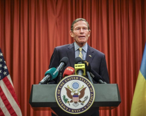 US senator hopes 'sledgehammer' Russian sanctions will pass next month