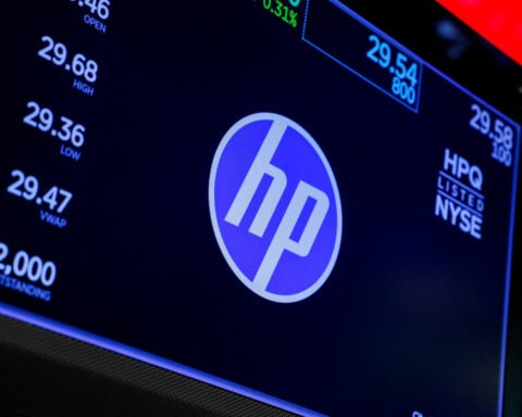 HP's PC shipments drop overshadows strong revenue growth, shares slide