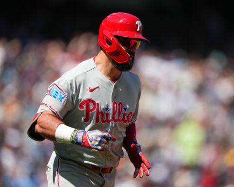 Slugger Kyle Schwarber reaches 40 home runs for 4th season with Phillies