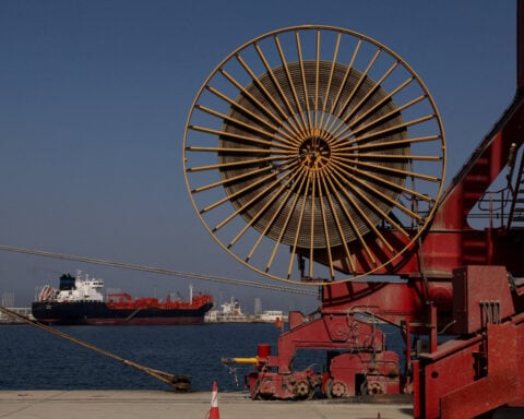 Oil settles up 2% after Trump rejects return to Iran ceasefire deal terms
