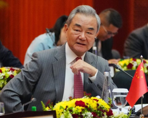Chinese foreign minister calls for US and China to 'overcome obstacles' ahead of presidential summit