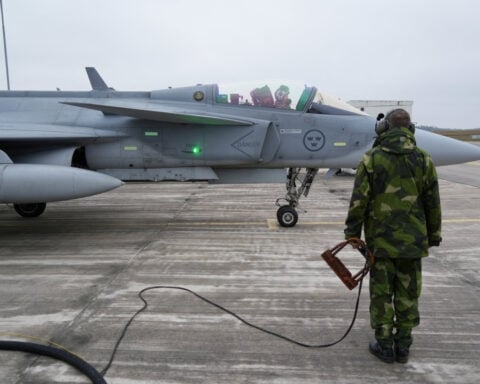 Sweden to deploy fighter jets, warships to Finland