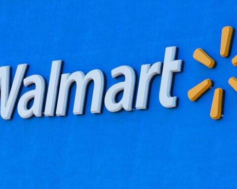 Walmart settles US government's opioid lawsuit