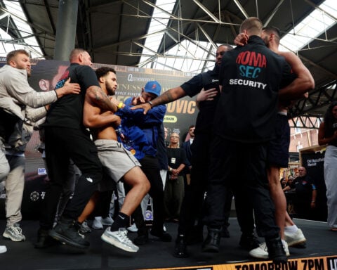 Itauma brushes off 'school' jibes as he aims to be youngest heavyweight champ since Tyson