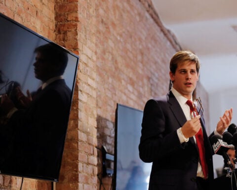 British far-right commentator Milo Yiannopoulos detained by ICE