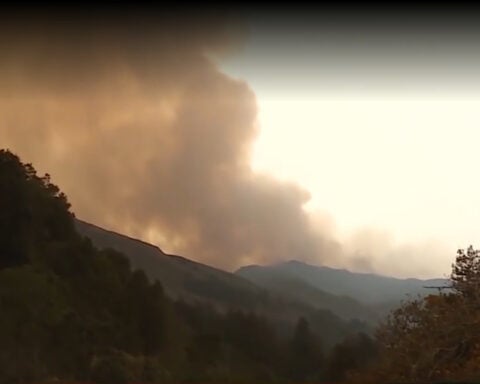 Plaskett Fire near Gorda surges past 2,700 acres as Highway 1 stays closed
