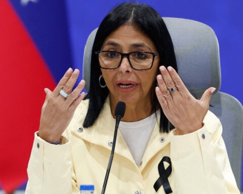 Trump says US has entered deal with Venezuela to take control of 65 billion barrels of oil reserves