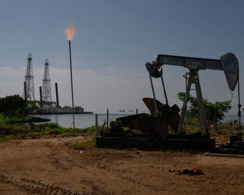 Trump says US reaches deal with Venezuela to control 65 billion barrels of country’s oil reserves