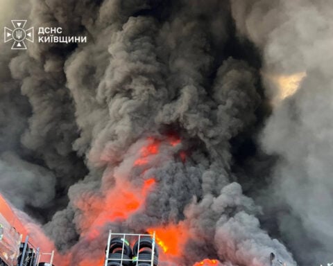 A Russian attack hits Ukraine's Kyiv region, killing at least 27