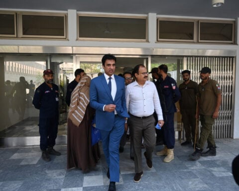 8 officials suspended after probe into Pakistan hospital fire that killed 14 newborns